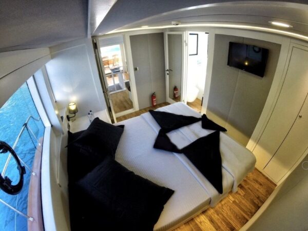 Göcek’te Modern ve Aydınlık: Lüks Trawler Kiralama