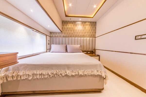 imgi_30_27-ft405e-floki Fethiye’nin Göz Bebeği: 24 Metre Delüks Kiralık Trawler