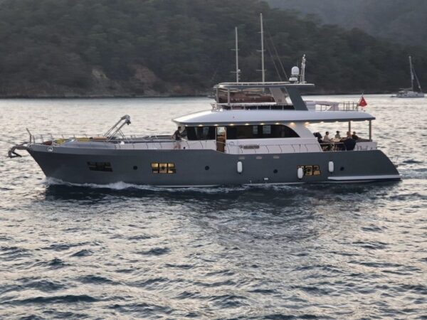 imgi_3_01-ft405e-floki 24 metre 4 Kabin Fethiye Trawler Yat Kiralama