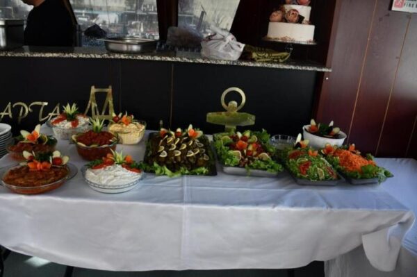 18 metre 40 kişi Boğazda Kiralık Gezi Teknesi