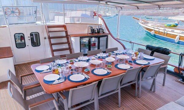 28 metre 6 kabin Bodrum DeLüks Tekne Kiralama-14 28 metre 6 kabin Bodrum DeLüks Tekne Kiralama