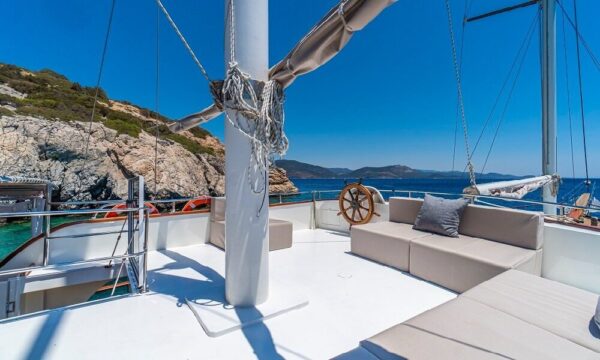 28 metre 6 kabin Bodrum DeLüks Tekne Kiralama-9 28 metre 6 kabin Bodrum DeLüks Tekne Kiralama