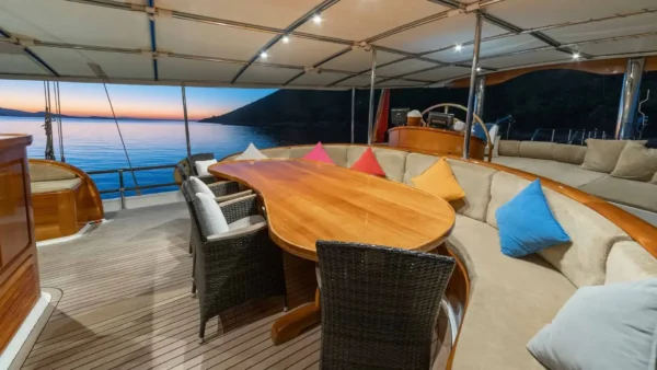 28 metre 6 kabin Bodrum Delux Tekne Kiralama - 9 28 metre 6 kabin Bodrum Delux Tekne Kiralama