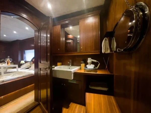 29-meter, 6-cabin Deluxe Gulet Charter in Marmaris