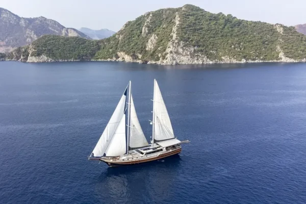 29-meter, 6-cabin Deluxe Gulet Charter in Marmaris