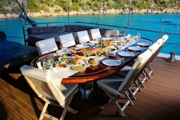29-meter, 6-cabin Deluxe Gulet Charter in Marmaris