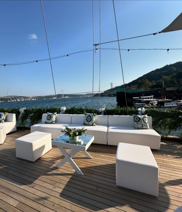 36 metre 80 kişi Boğazda Kiralık Lüks Yelkenli Yat