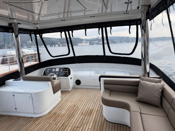 İstanbul 20 Kişilik Kiralık Lüks Yat