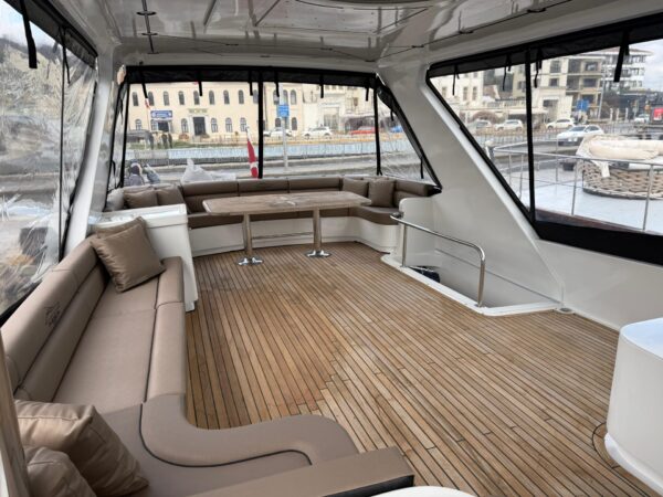 İstanbul 20 Kişilik Kiralık Lüks Yat