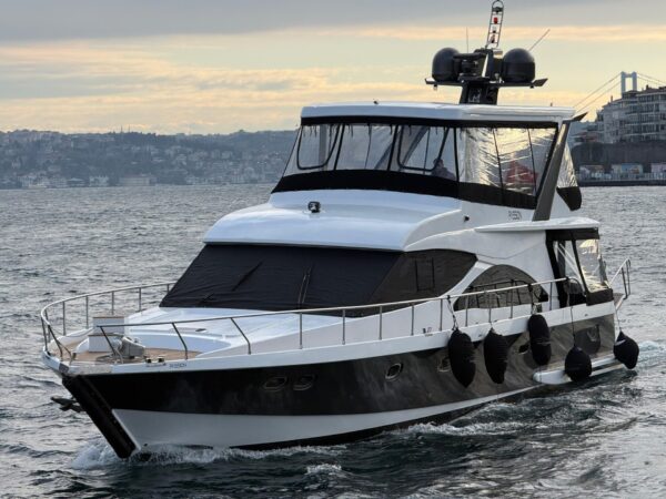 İstanbul 20 Kişilik Kiralık Lüks Yat