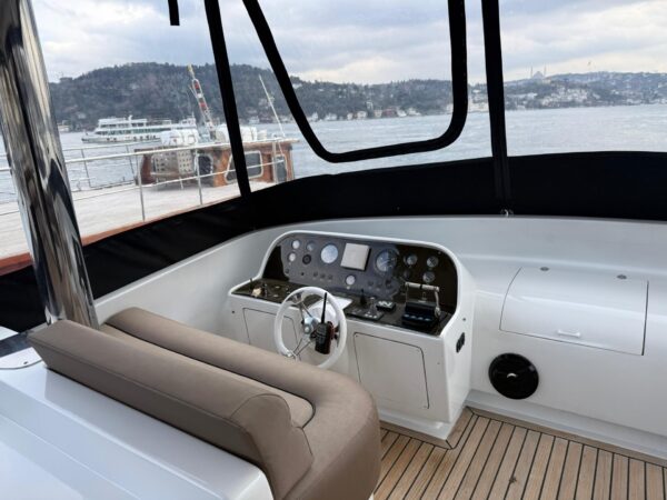 İstanbul 20 Kişilik Kiralık Lüks Yat