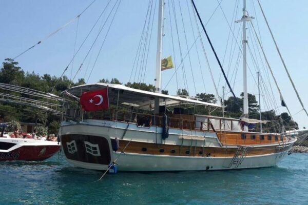 24 metre 8 double kabin Kemer Kiralık Gulet-1 24 metre 16 kişi Kemer Kiralık Gulet