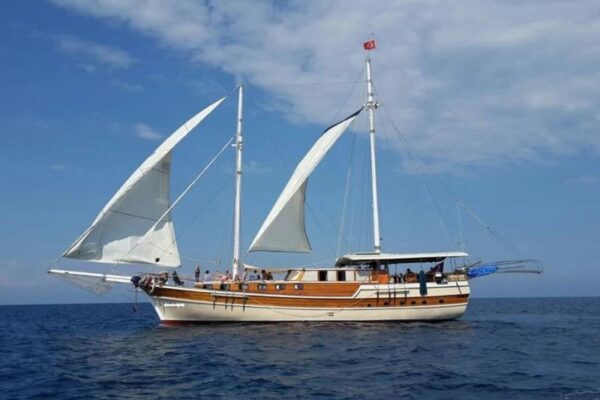 24 metre 8 double kabin Kemer Kiralık Gulet-2 24 metre 16 kişi Kemer Kiralık Gulet
